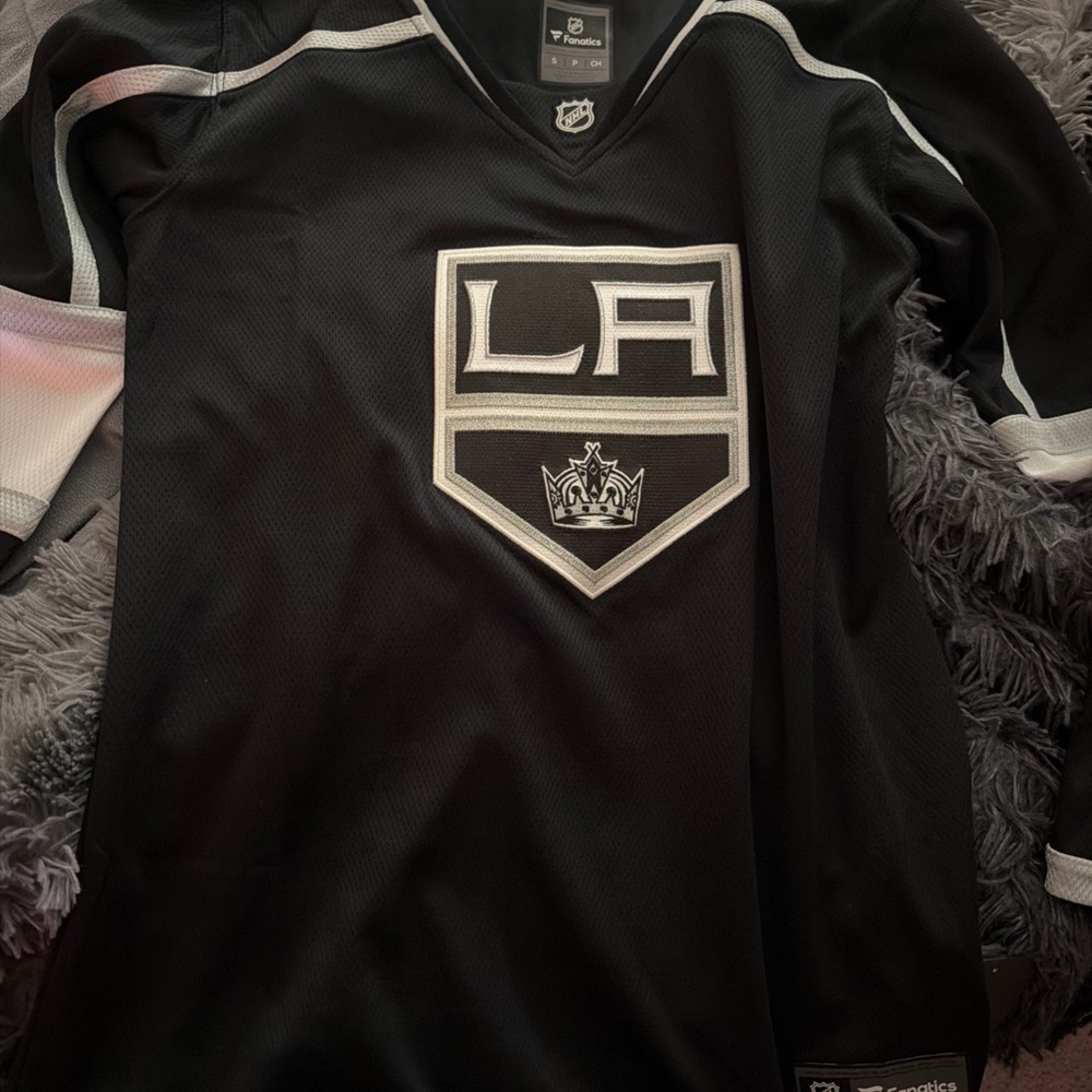 Fanatics women’s LA Kings jersey small